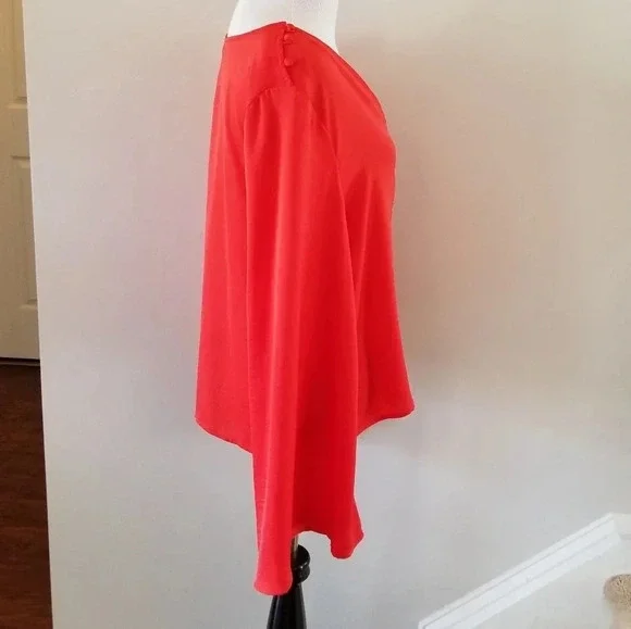 NWT Cupcakes and Cashmere Bell Sleeve Blouse M - Picture 2 of 5